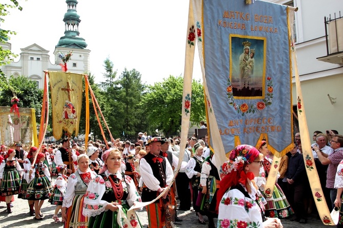 Procesja Bożego Ciała w Łowiczu - cz. 1