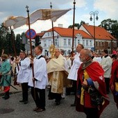 Płocka procesja przeszła centralnymi ulicami miasta