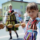 Podczas najważniejszych uroczystości opocznianie - od najmłodszych do najstarszych - chętnie zakładają regionalne stroje