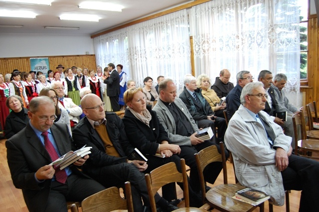 Promocja książki o kard. Macharskim