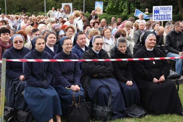 25. lecie koronacji obrazu Matki Bożej Cierpliwie Słuchającej - część I