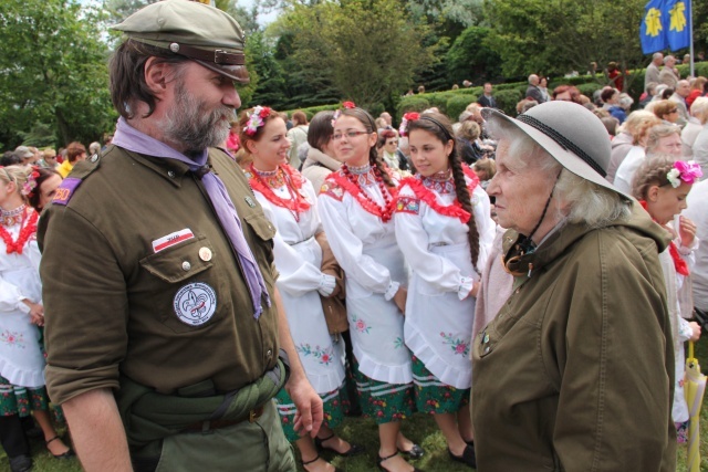 25. lecie koronacji obrazu Matki Bożej Cierpliwie Słuchającej - cześć II