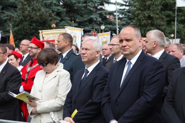 25. lecie koronacji obrazu Matki Bożej Cierpliwie Słuchającej - Msza (cześć I)