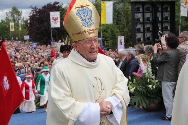 25. lecie koronacji obrazu Matki Bożej Cierpliwie Słuchającej - Msza (cześć I)