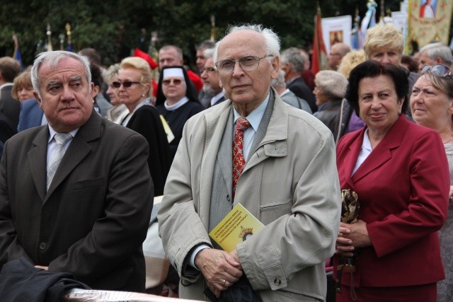 25. lecie koronacji obrazu Matki Bożej Cierpliwie Słuchającej - Msza (cześć I)