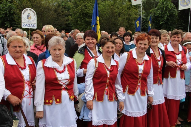 25. lecie koronacji obrazu Matki Bożej Cierpliwie Słuchającej - Msza (cześć I)