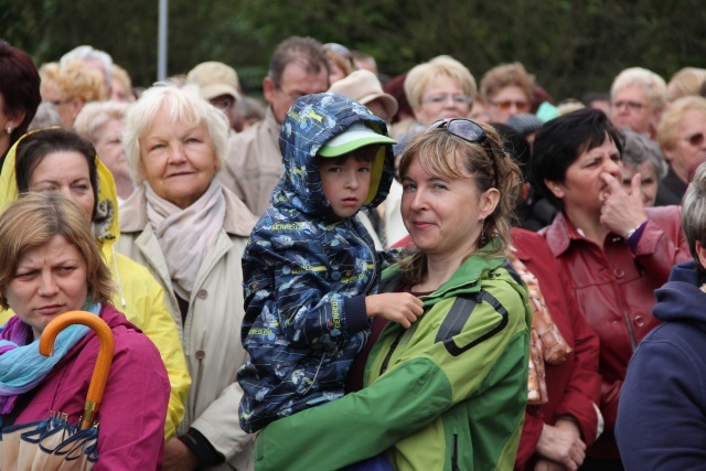 25. lecie koronacji obrazu Matki Bożej Cierpliwie Słuchającej - Msza (cześć I)