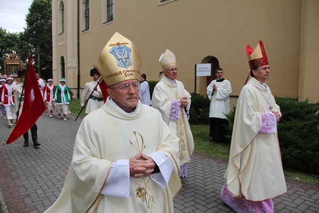 25. lecie koronacji obrazu Matki Bożej Cierpliwie Słuchającej - Msza (cześć I)