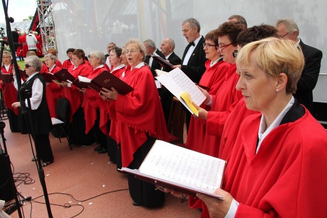 25. lecie koronacji obrazu Matki Bożej Cierpliwie Słuchającej - Msza (cześć II)