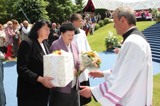 25. lecie koronacji obrazu Matki Bożej Cierpliwie Słuchającej - Msza (cześć II)