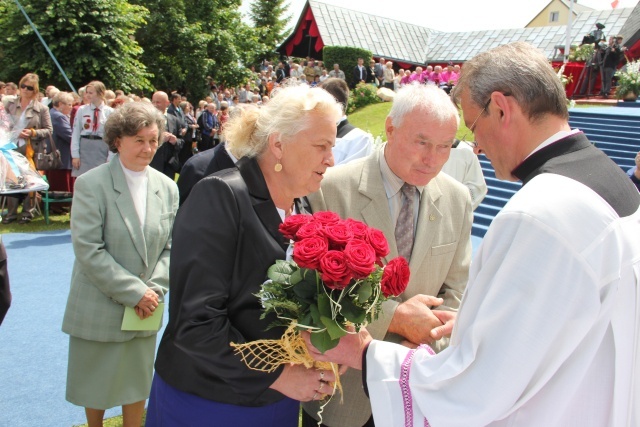 25. lecie koronacji obrazu Matki Bożej Cierpliwie Słuchającej - Msza (cześć II)