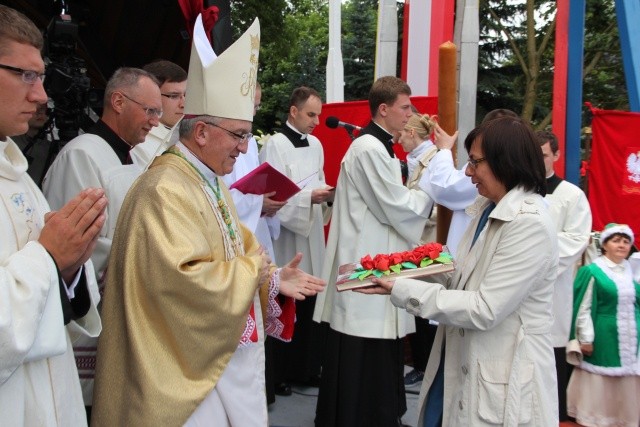 25. lecie koronacji obrazu Matki Bożej Cierpliwie Słuchającej - Msza (cześć II)