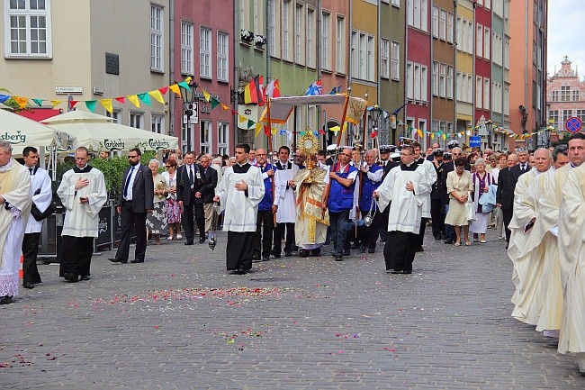 Abp Głódź: Solidaryzujemy się z prof. Chazanem 