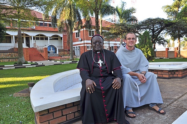 Bp Cyprian Lwanga Kizito powierzył polskim franciszkanom (na zdjęciu o. Wojciech Ulman) opiekę nad miejscami męczeństwa