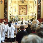 Pielgrzymi modlili się w sanktuarium Matki Bożej Głogowieckiej