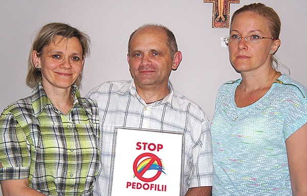  Za rozpropagowanie kampanii w diecezji łowickiej odpowiadają (od lewej): Katarzyna Ornafa, Sylwester Ornafa, Iwona Wasilewska i nieobecny na zdjęciu Albert Wasilewski
