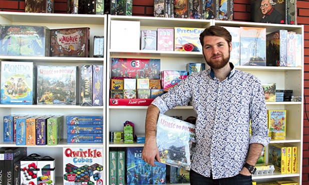  Filip do gier planszowych zachęca całe rodziny, prowadząc bezpłatne zajęcia i warsztaty