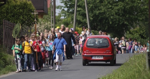 Piechotą do domu Matki