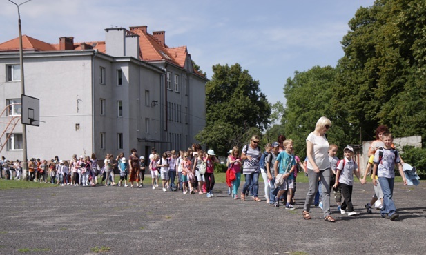 Piesza pielgrzmka szkolna do Hałcnowa