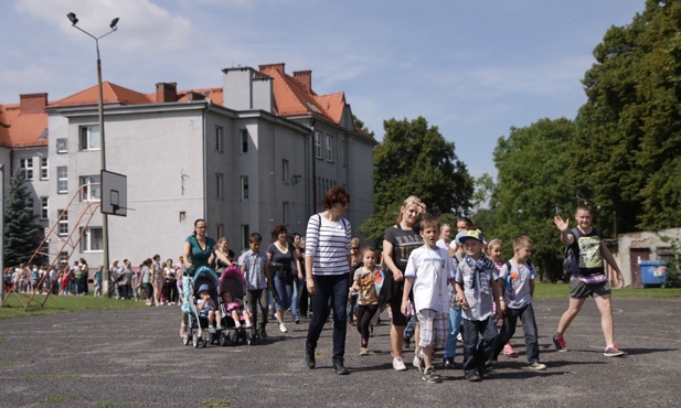 Piesza pielgrzmka szkolna do Hałcnowa