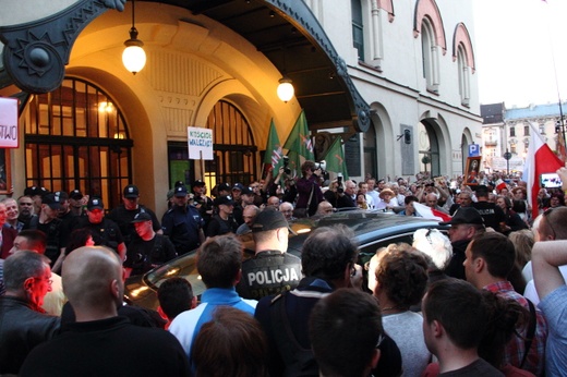 Protest przeciwko "Golgota Picnic"