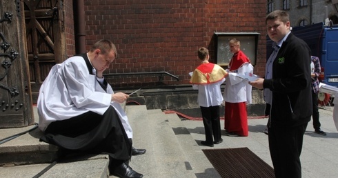 Gazeta dla tysiąca szczęśliwców