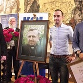  Nominację do nagrody „Ślad” otrzymał również Jakub Szymczuk, warszawski fotoreporter „Gościa Niedzielnego”