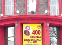 Wejście do kościoła św. Kamila w Zabrzu przy ul. Dubiela