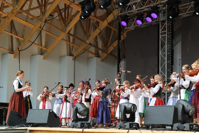 Koncert podopiecznych Fundacji Braci Golec w Milówce