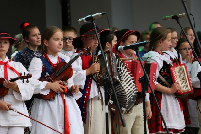 Koncert podopiecznych Fundacji Braci Golec w Milówce