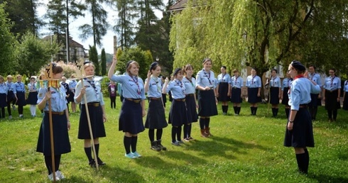 Zawiszacy na walizkach