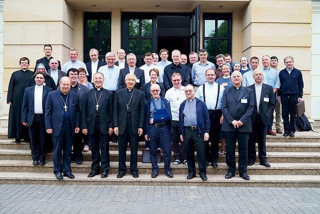 Gospodarzem spotkania był bp Marek Solarczyk. Uczestniczył w nim też sekretarz pomocniczy Kongregacji ds. Duchowieństwa abp Jorge Carlos Patrón Wong