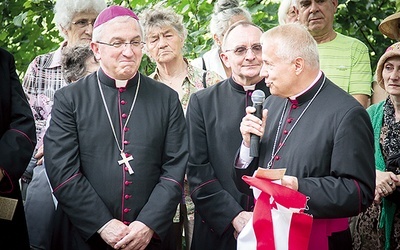  Nuncjusz apostolski abp Celestino Migliore poświęcił nowe głazy dedykowane warmińskim biskupom, m.in. Eneaszowi Sylwiuszowi Piccolominiemu, późniejszemu papieżowi Piusowi II