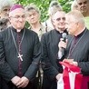  Nuncjusz apostolski abp Celestino Migliore poświęcił nowe głazy dedykowane warmińskim biskupom, m.in. Eneaszowi Sylwiuszowi Piccolominiemu, późniejszemu papieżowi Piusowi II