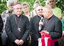  Nuncjusz apostolski abp Celestino Migliore poświęcił nowe głazy dedykowane warmińskim biskupom, m.in. Eneaszowi Sylwiuszowi Piccolominiemu, późniejszemu papieżowi Piusowi II