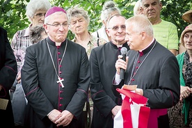  Nuncjusz apostolski abp Celestino Migliore poświęcił nowe głazy dedykowane warmińskim biskupom, m.in. Eneaszowi Sylwiuszowi Piccolominiemu, późniejszemu papieżowi Piusowi II