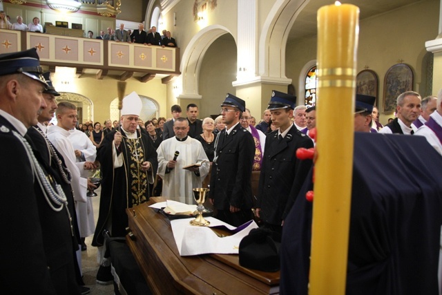 Pogrzeb śp. ks. kan. Bernarda Jarka w Pruchnej