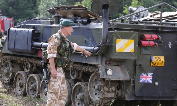 Na bielskich Błoniach można oglądać do jutra setki militarnych pojazdów i wojskowe pokazy