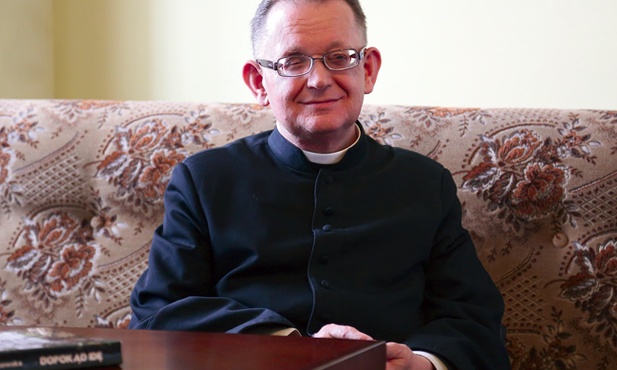 Ksiądz Radecki połowę życia spędził w seminarium duchownym: najpierw jako kleryk, a później jako ojciec duchowny.  Po 23 latach posługiwania klerykom, na mocy decyzji abp. Józefa Kupnego, obejmuje nową w naszej diecezji funkcję: wikariusza biskupiego  ds. stałej formacji kapłanów