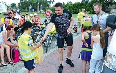  Każdy uczestnik otrzymał upominek