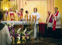 Na zdjęciu: W uroczystościach udział wzięli metropolita warmiński abp Wojciech Ziemba oraz bp Józef Wysocki z Elbląga