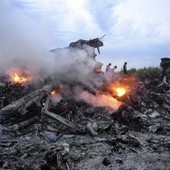 Władze USA: malezyjski samolot trafiony rakietą