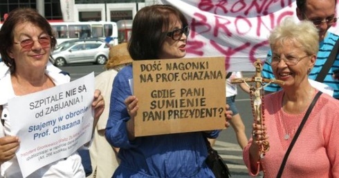 Te rządy walczą z Kościołem