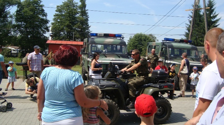 Piknik z żołnierzami