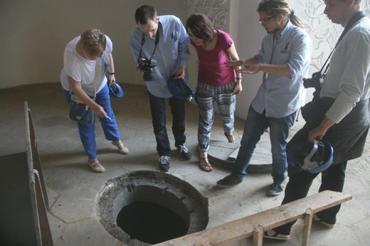Śladami budowniczych i skarbów krzeszowskich