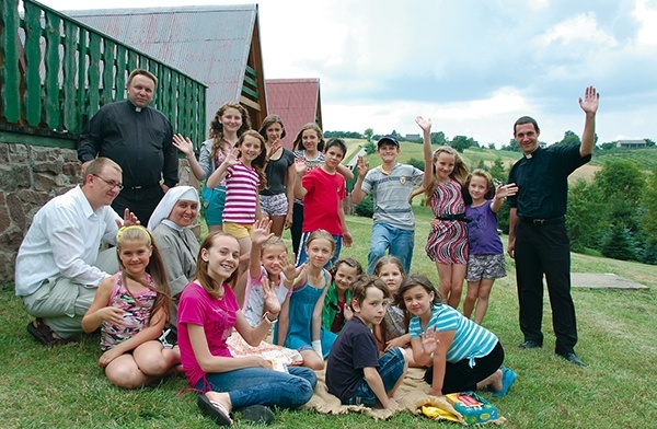  Ostatni tydzień pobytu w Polsce dzieci i ich opiekunowie spędzili na „Eremach” w Kałkowie-Godowie 