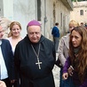 Arcybiskup Kalabrii Giuseppe Fiorini Morosini rozpoczął zdecydowaną walkę z mafijną „pobożnością”. Jego pomysł zrezygnowania z udziału ojców chrzestnych w liturgii sakramentów zyskał poparcie papieża