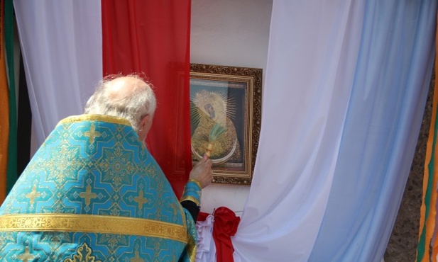 Na ludzkim fundamencie