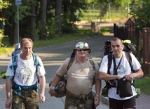 Roman Kołaszyński, Jan Wierzbicki i Wojtek Kurzeja wyruszyli w droge o 7 rano 28 lipca z domu „Betlejem”