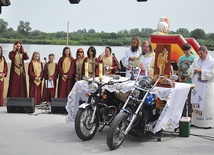 W czasie Mszy św. modlono się m.in., aby Pan Bóg dawał motocyklistom czyste serce  i zawsze bezpieczny powrót do domu